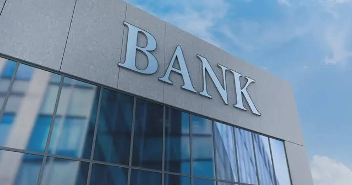 Τράπεζες: Ρίχνουν τα επιτόκια για στεγαστικά δάνεια