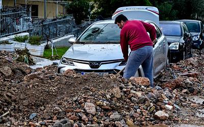 Αττική: Έκτακτη ανάγκη σε Γλυφάδα και Βάρη – Θρήνος και καταστροφές