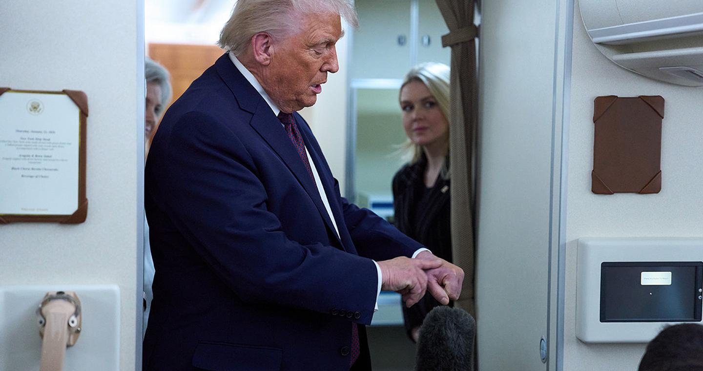 Πώς εξήγησε ο Ντόναλντ Τραμπ τον μώλωπα στο χέρι του – Γιατί λαμβάνει ασπιρίνη καθημερινά