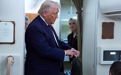 Τραμπ: Αποκαλύπτει την αιτία του μώλωπα και αφήνει ανοιχτό... τέταρτη θητεία!