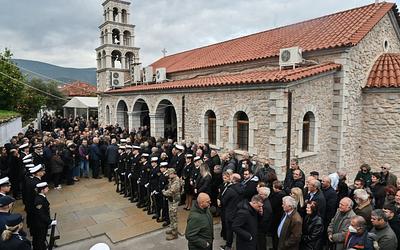 Σπαραγμός για τον 53χρονο λιμενικό: Το τελευταίο αντίο στον Ανδρέα Αραχωβίτη