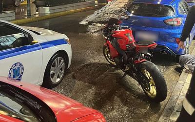 Αττική: 22χρονος έκανε επικίνδυνους ελιγμούς με μηχανή και συνελήφθη!