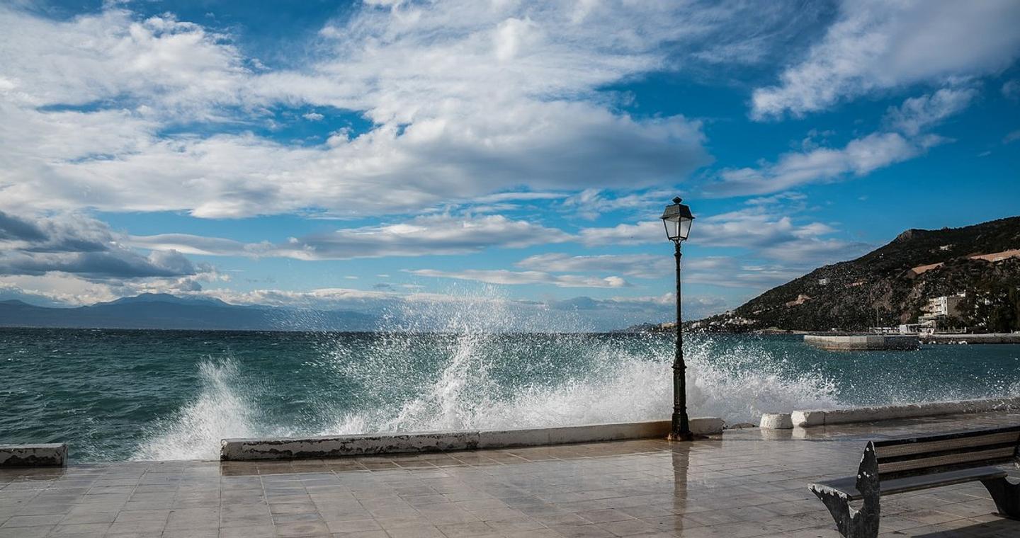 Καιρός: Ισχυροί νοτιάδες, σκόνη και άνοδος της θερμοκρασίας το Σαββατοκύριακο -Βροχές και καταιγίδες από Δευτέρα
