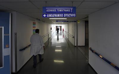 Έξαρση γρίπης: Γεμάτα νοσοκομεία, αυξάνονται οι βαριές νοσήσεις – Δραματική έκκληση Γιαννάκου