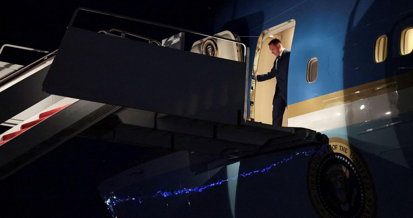 Tο Air Force One που κατευθυνόταν στο Νταβός επιστρέφει στη βάση Άντριους λόγω τεχνικού προβλήματος