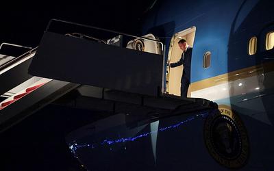 Απρόοπτο με το Air Force One: Επιστροφή στη βάση λόγω ηλεκτρικού προβλήματος
