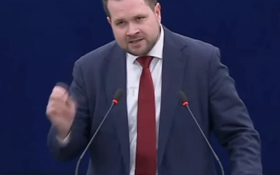 «Άντε γ…»: Ευρωβουλευτής «άδειασε» τον Τραμπ για τη Γροιλανδία!