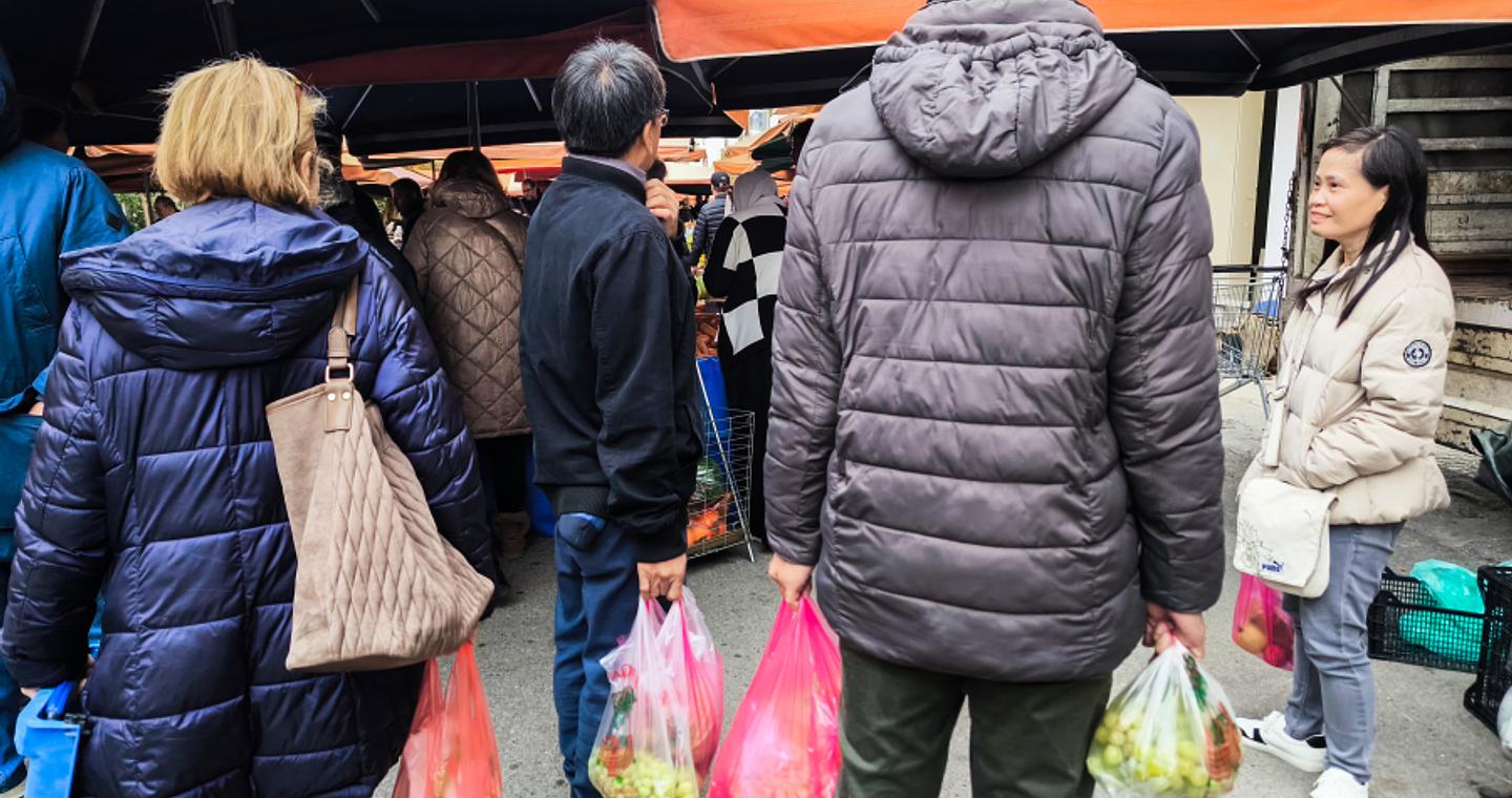 Η ελληνική κοινωνία δοκιμάζεται από χαμηλές αποδοχές και δυσβάστακτο κόστος ζωής