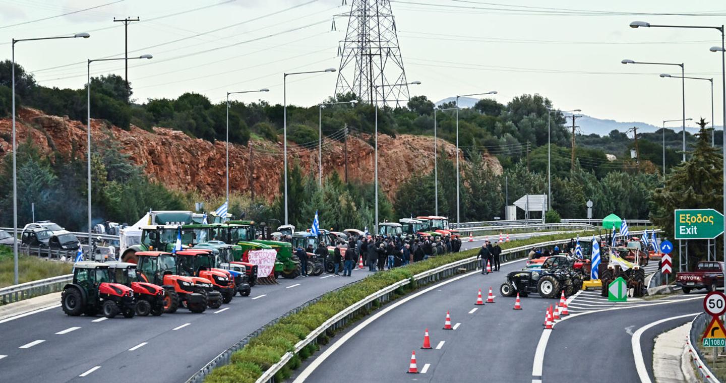 Τρίκαλα: Οι αγρότες αποχωρούν την Πέμπτη από το μπλόκο στα διόδια του Λόγγου - «Επιστρέφουμε με το κεφάλι ψηλά»