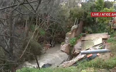 Άγιος Δημήτριος: Εκκενώθηκαν σπίτια λόγω κακοκαιρίας – Κίνδυνος για νέες κατολισθήσεις!