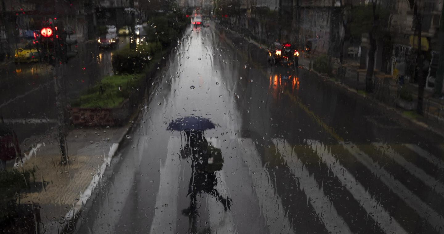 Καιρός: Ισχυρές βροχές και καταιγίδες σήμερα – «Red code» σε έξι περιοχές