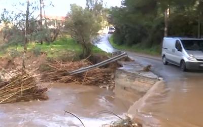 Διακοπή κυκλοφορίας στα Σπάτα λόγω έντονων καιρικών φαινομένων!