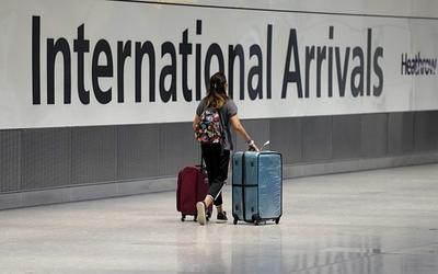 Τέλος τα σακουλάκια στο Χίθροου: Νέα εποχή για τα υγρά στις πτήσεις!