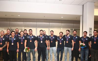 Υποδοχή ηρώων στην Εθνική πόλο: Θρίαμβος και αισιοδοξία για το μέλλον!