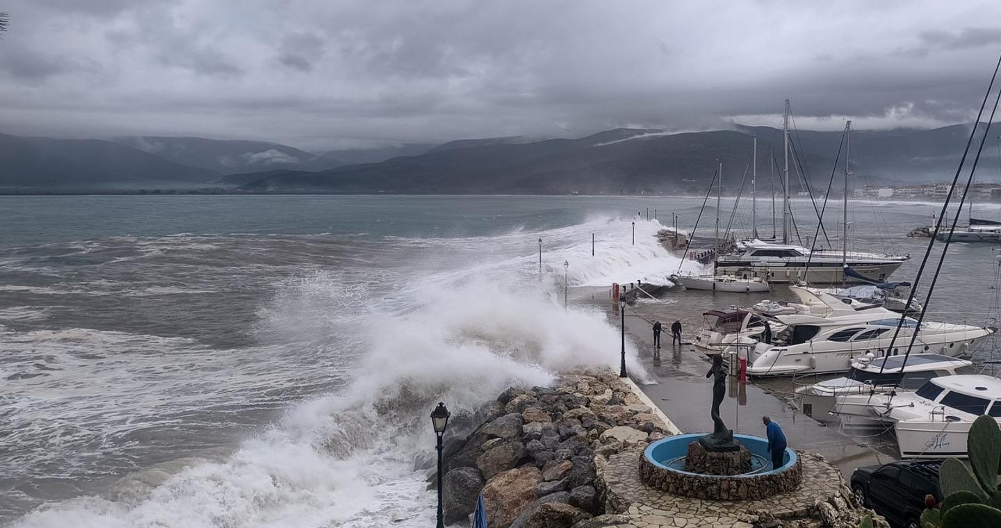 Red Code στην Κρήτη λόγω επιδείνωσης του καιρού - Iσχυρές βροχές και καταιγίδες