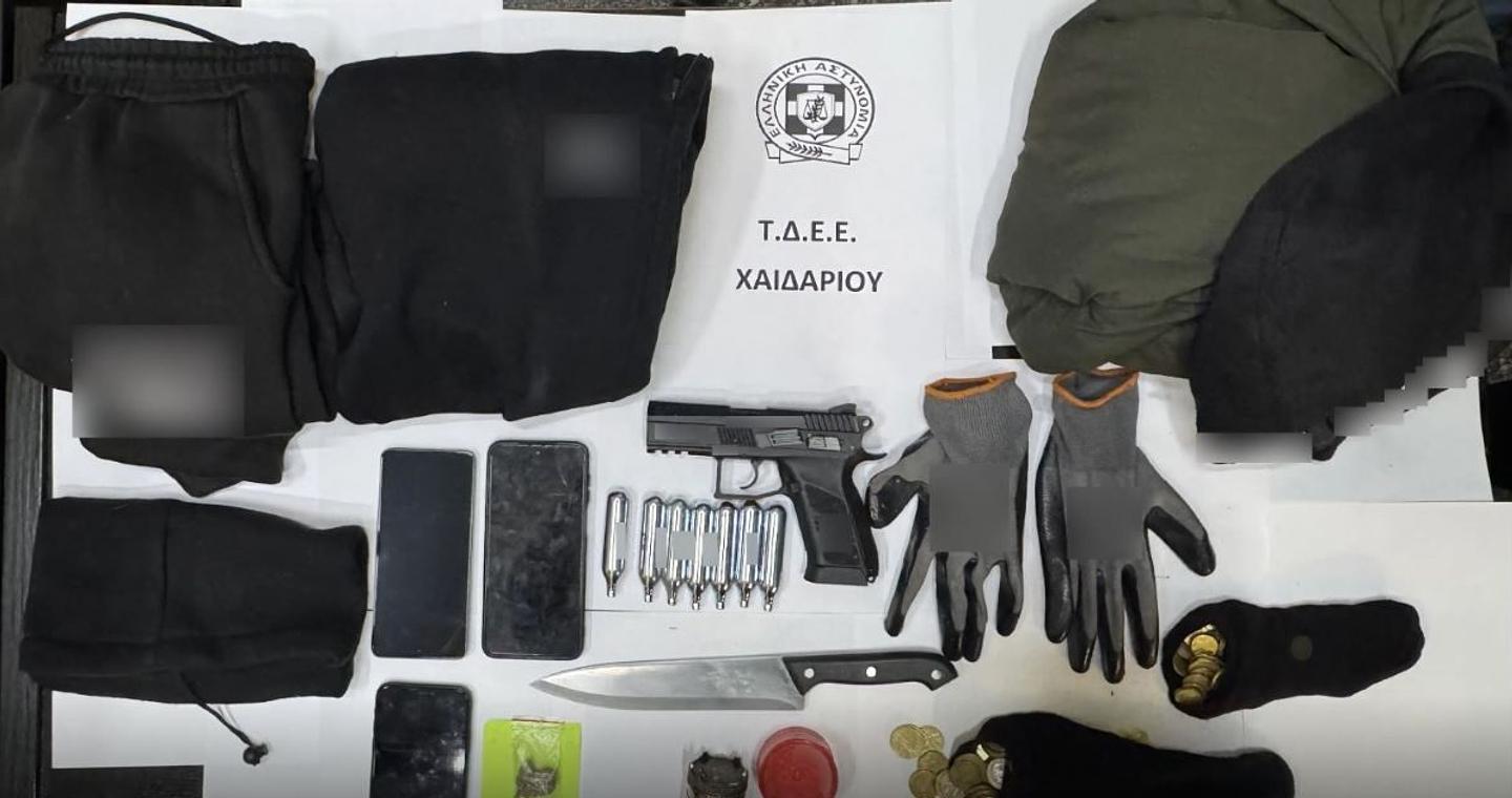 Χαϊδάρι: Η στιγμή που ο 19χρονος και ο 21χρονος «χτυπούν» κατάστημα - Βίντεο από την εγκληματική τους δράση