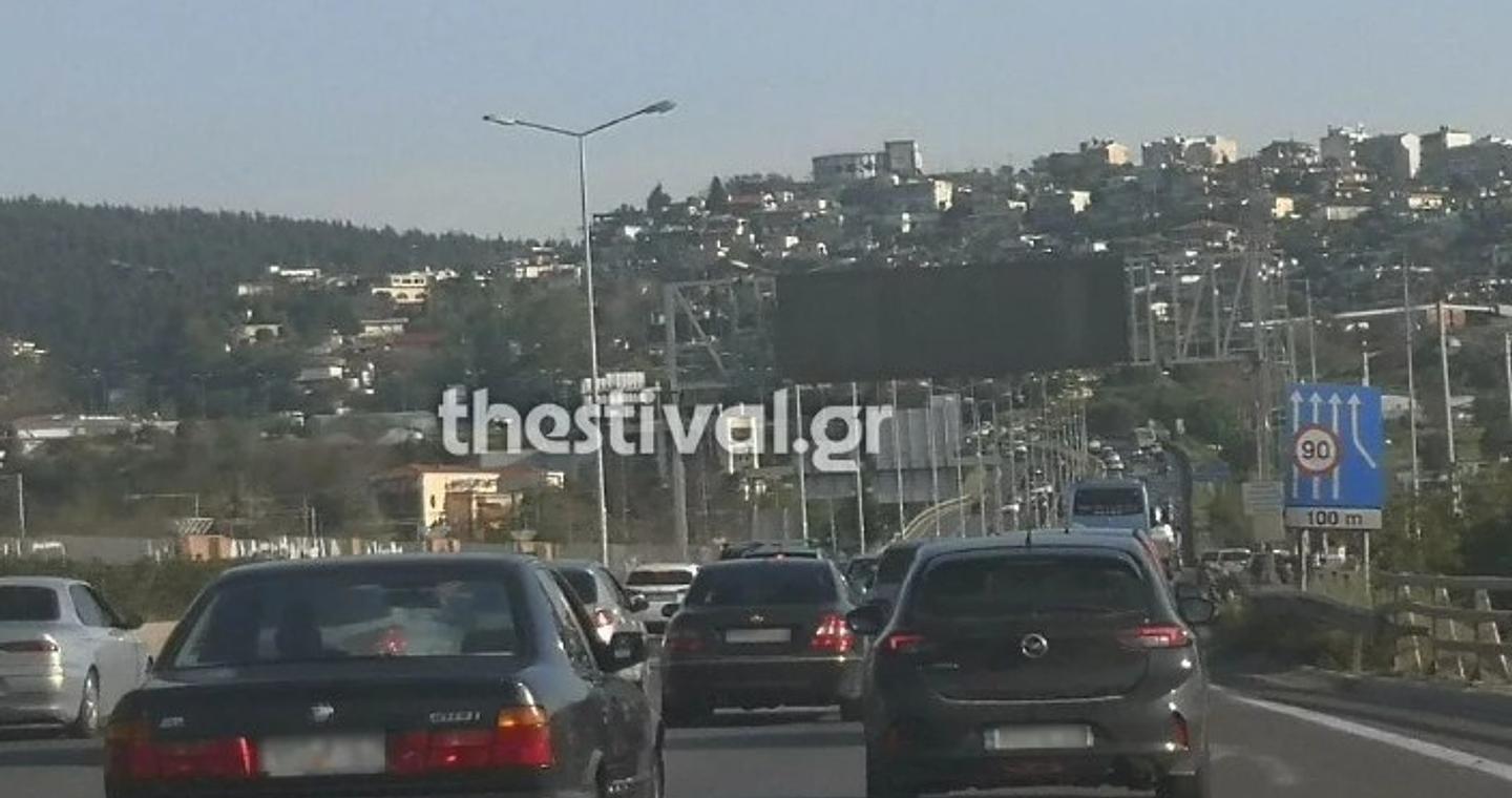 Θεσσαλονίκη: Ατύχημα με νταλίκα στην Περιφερειακή Οδό – Κυκλοφοριακά προβλήματα