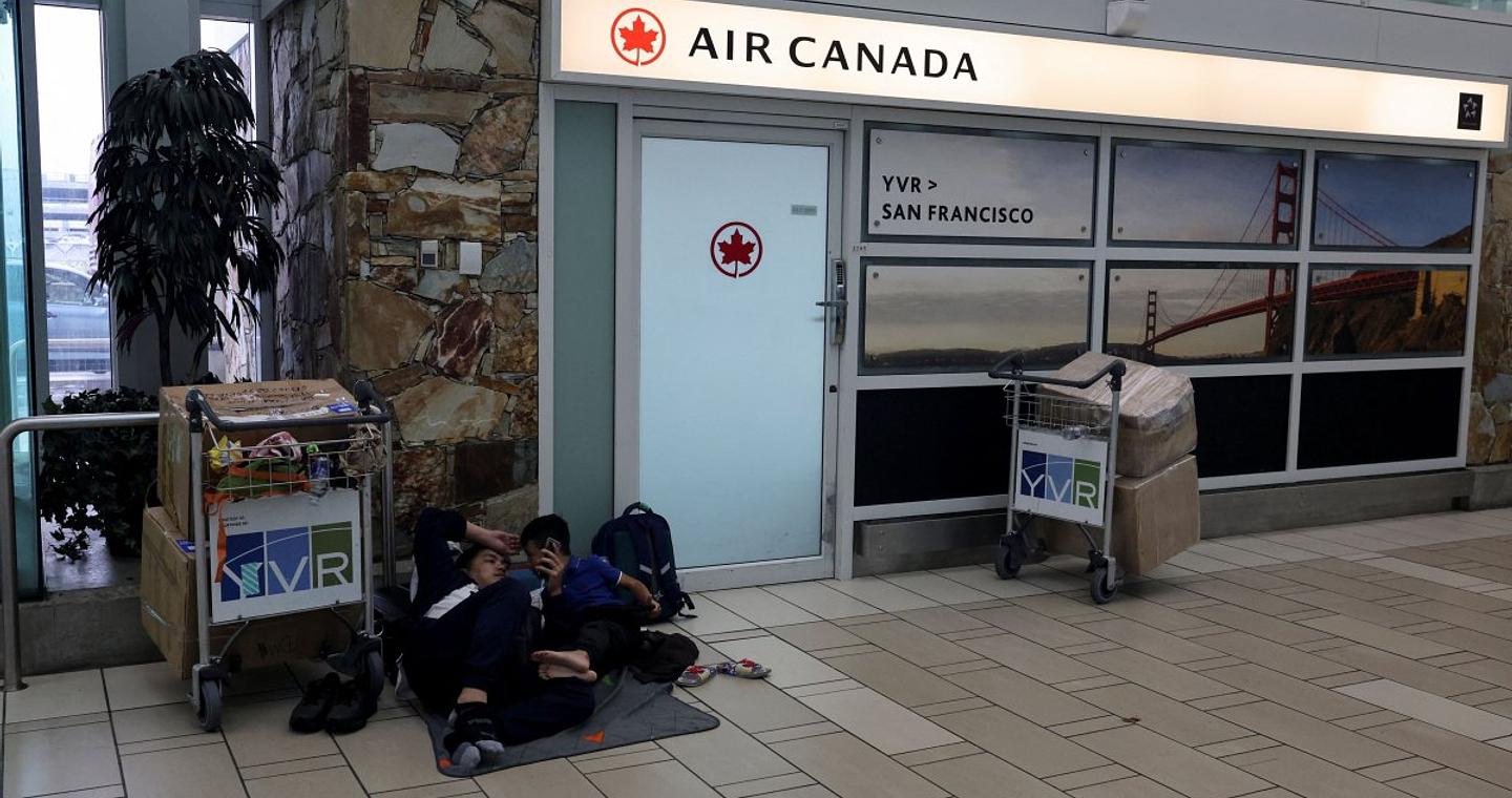Καθηλωμένες εκατοντάδες πτήσεις της Air Canada λόγω απεργίας