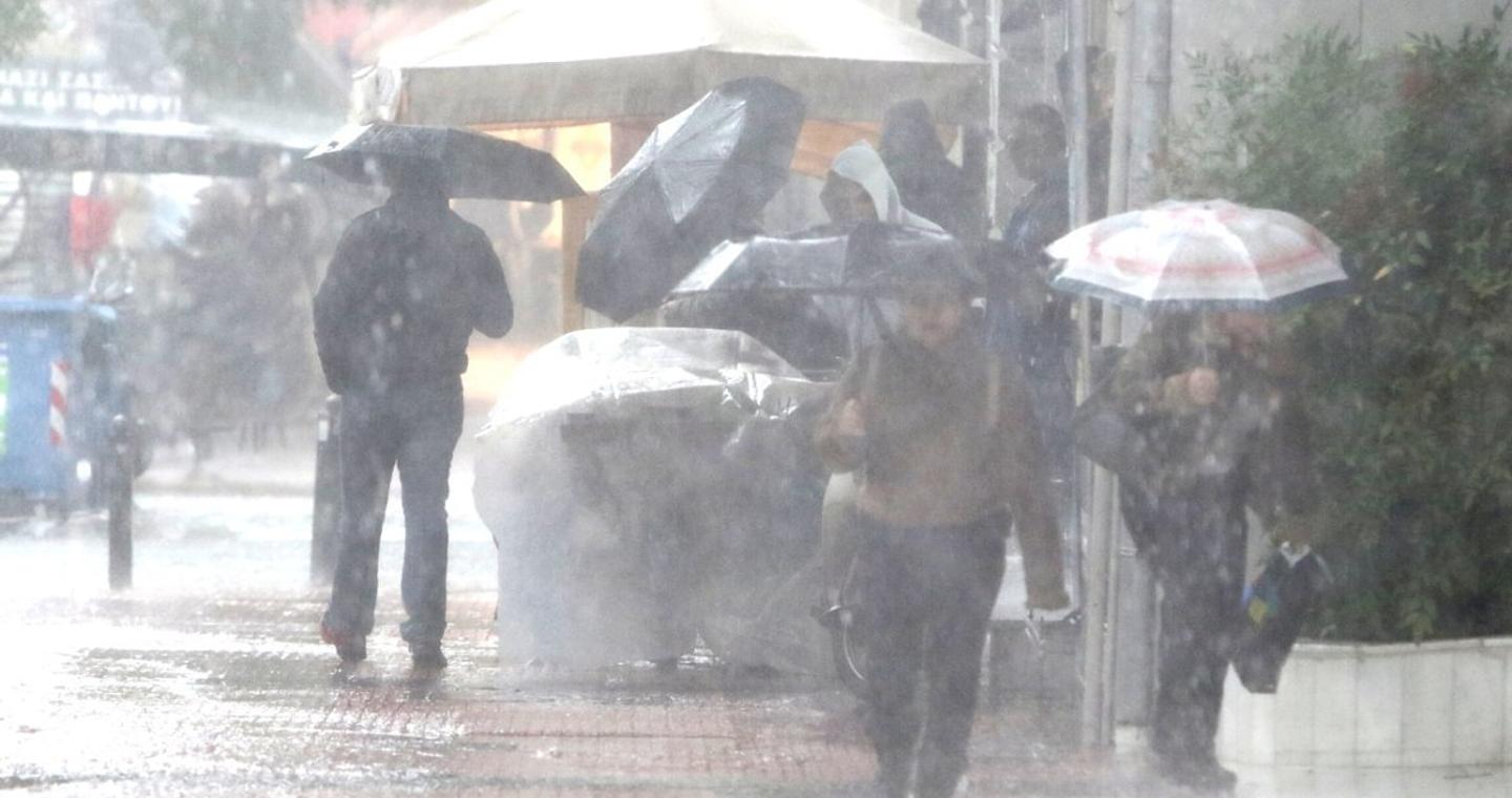 Καιρός: Τοπικές βροχές σήμερα, διπλή επιδείνωση Πέμπτη και Σάββατο – Προσοχή και στην Αττική