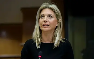 Κυβέρνηση σε Καρυστιανού: Δεν είστε θεσμικός συνομιλητής!