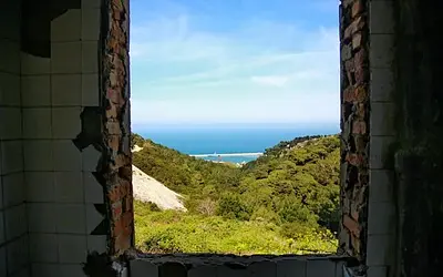 Σχέδιο Κούσνερ στην Αλβανία: Αντιδράσεις για το τουριστικό project στο νησί Σάσων