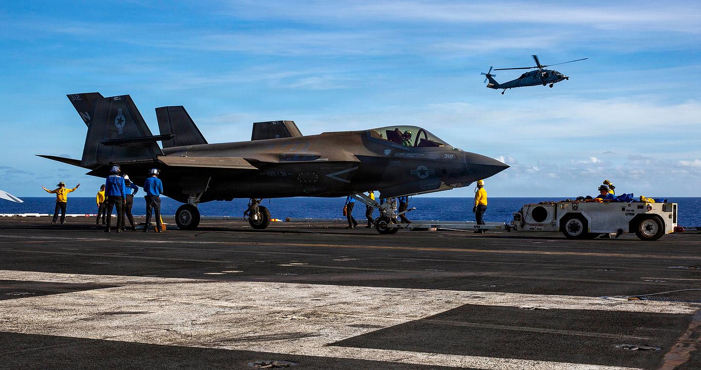 Κίνδυνος ανάφλεξης στη Μέση Ανατολή: Οι ΗΠΑ στέλνουν «αρμάδα», το Ιράν προειδοποιεί