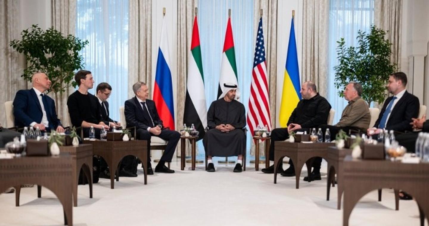 Άμπου Ντάμπι: «Άμεση επαφή» Ρώσων και Ουκρανών για εκκρεμότητες του σχεδίου - Ανοιχτή σε νέο διάλογο η Μόσχα