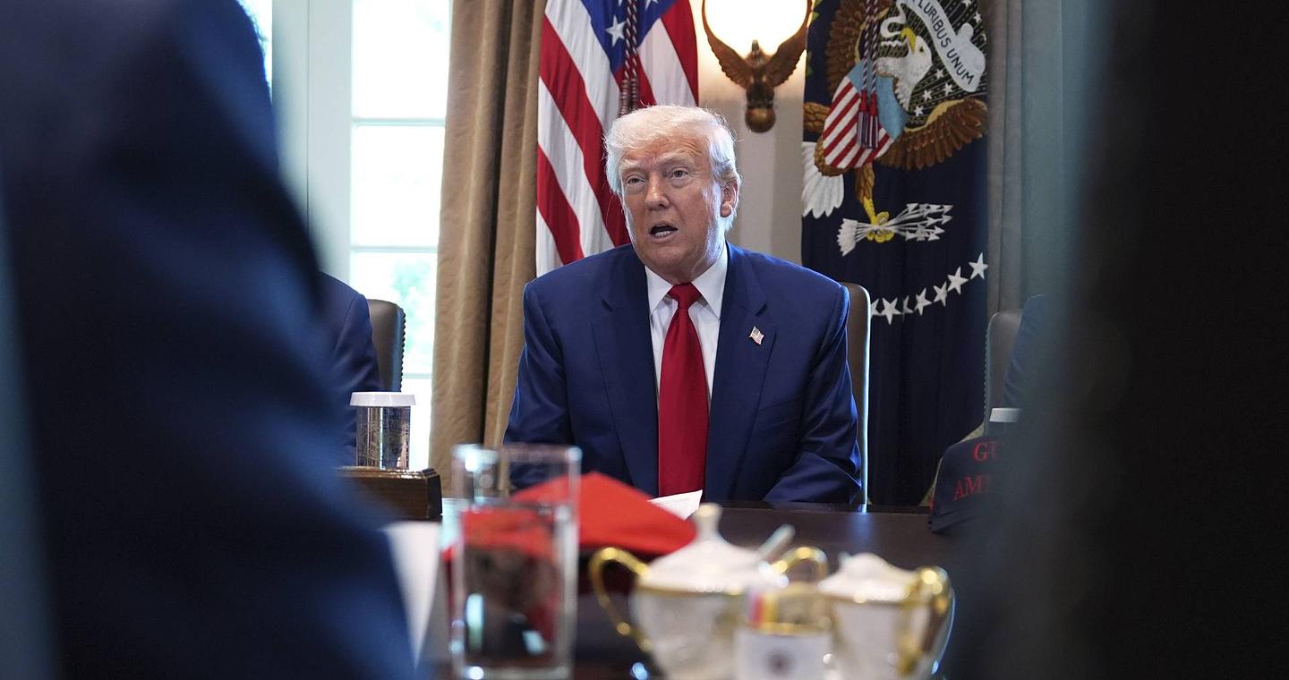 Ο Τραμπ απειλεί με δασμούς 100% τον Καναδά, σε περίπτωση εμπορικής συμφωνίας με την Κίνα