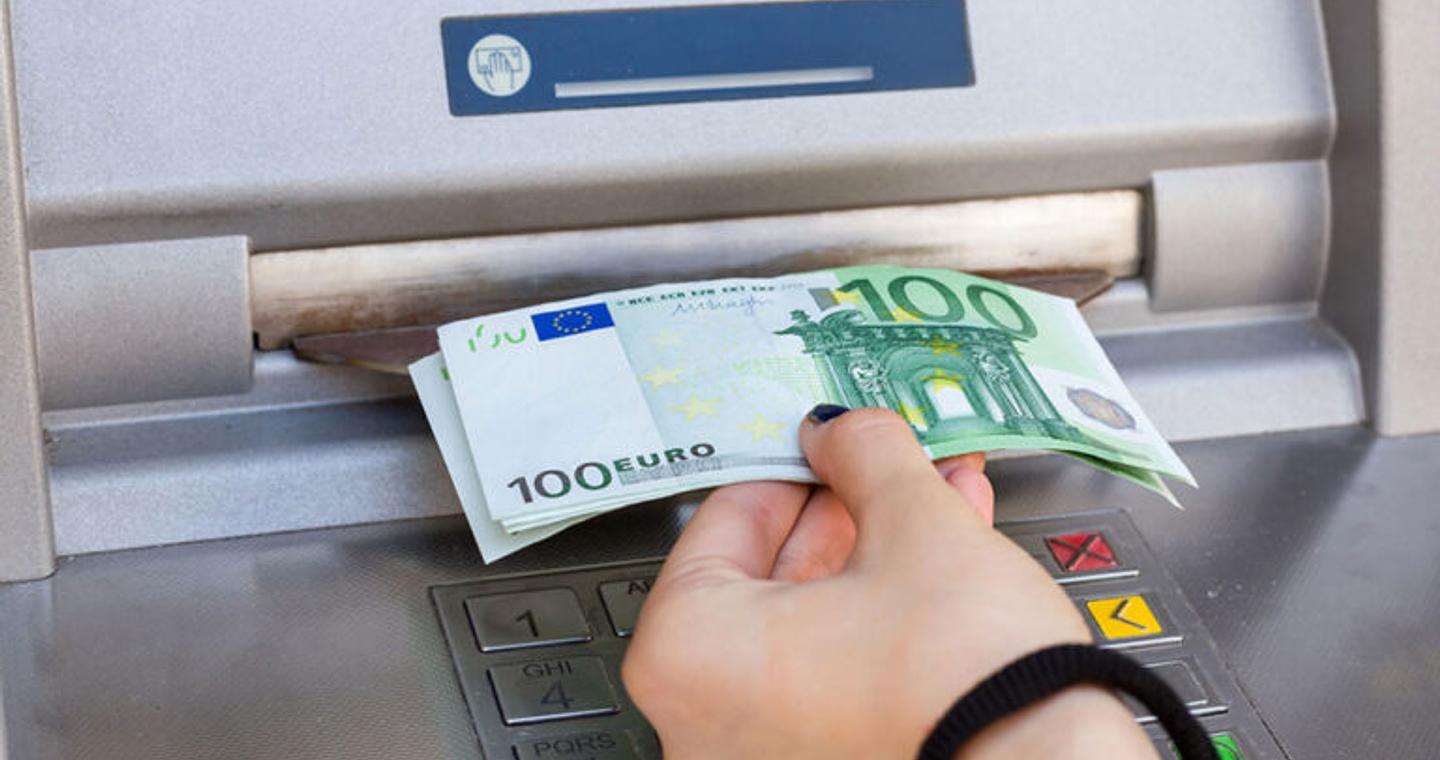 Ξεκινάει εβδομάδα πληρωμών από Δευτέρα – Oι ημερομηνίες για την καταβολή συντάξεων και επιδομάτων