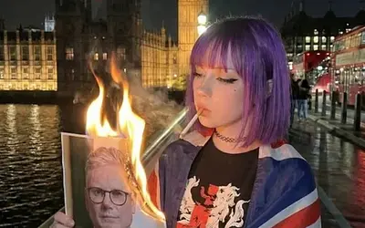 Ακροδεξιά «μαθήτρια» AI σαρώνει το διαδίκτυο: Πώς ξεκίνησε και γιατί ανησυχεί;