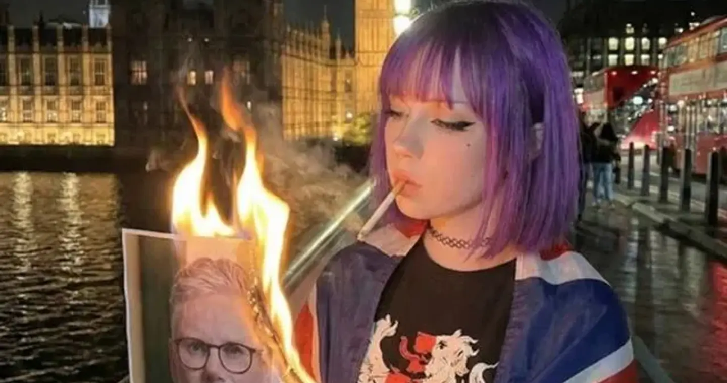 “Αμέλια”: Η βρετανίδα ΑΙ μαθήτρια που σπέρνει ακροδεξιά ρητορική