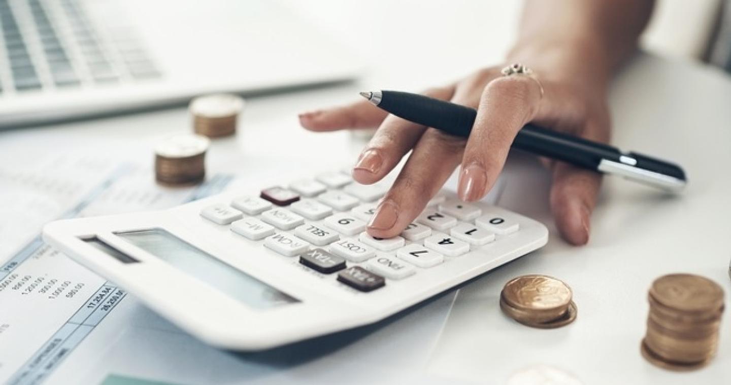 «Τριπλή» ενίσχυση στις αποδοχές – Προς αύξηση «έκπληξη» στον κατώτατο