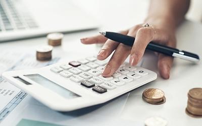 Αυξήσεις μισθών: Πόσα περισσότερα θα πάρετε στο χέρι σας!