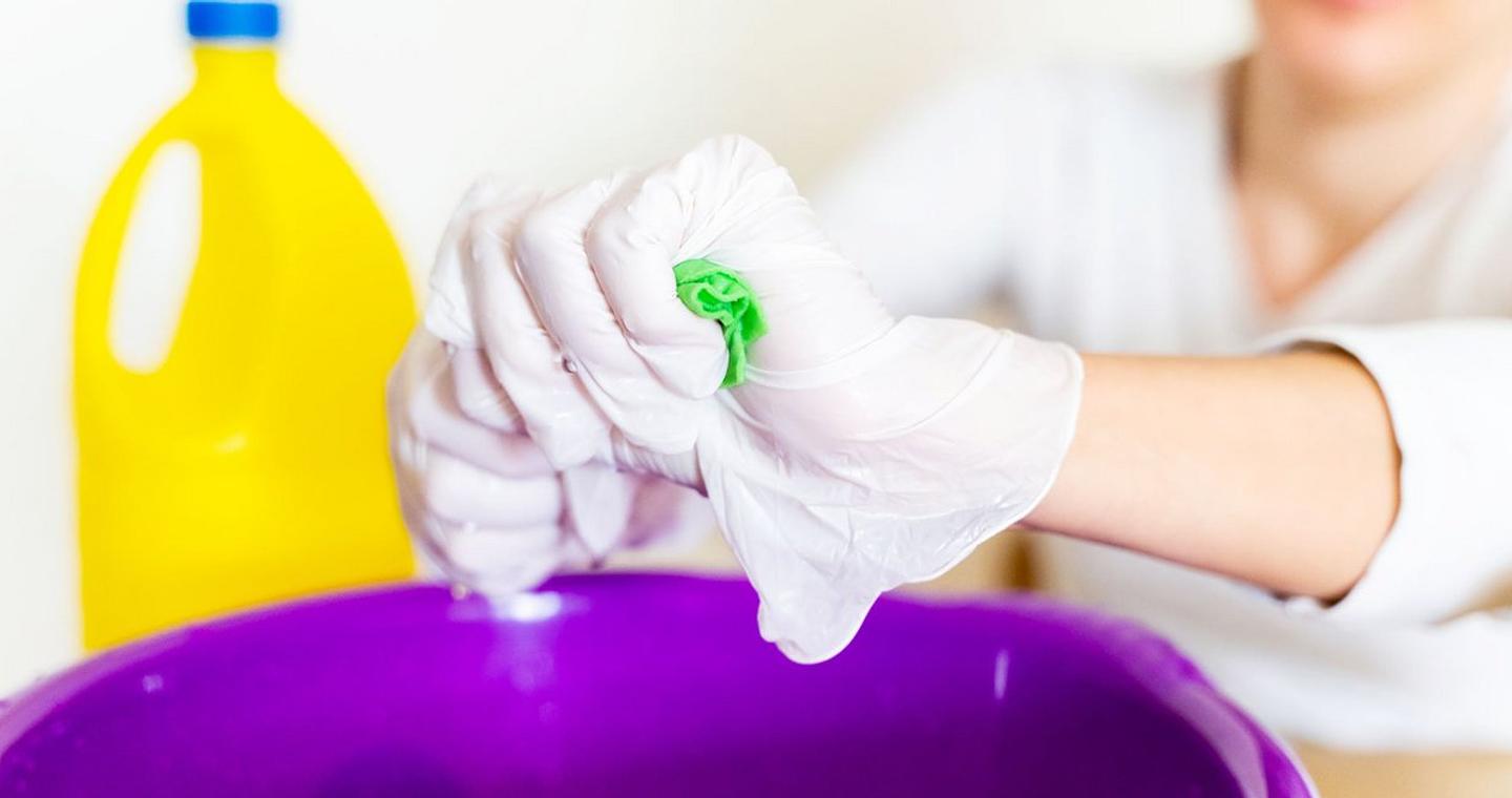 Καθηγήτρια Χημείας: Αυτό είναι ένα από τα χειρότερα πράγματα που μπορείτε να κάνετε με χλωρίνη στο σπίτι σας