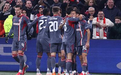 Θρίαμβος Ολυμπιακού στο Άμστερνταμ! Πέρασε στους ομίλους Champions League!