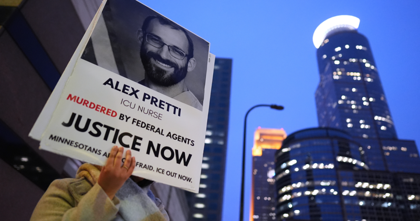 «Εκτός ελέγχου» η κατάσταση στη Μινεάπολη - Ο Τραμπ σκλήρυνε ξανά τη ρητορική του: «Ο Φρέι παίζει με τη φωτιά!»