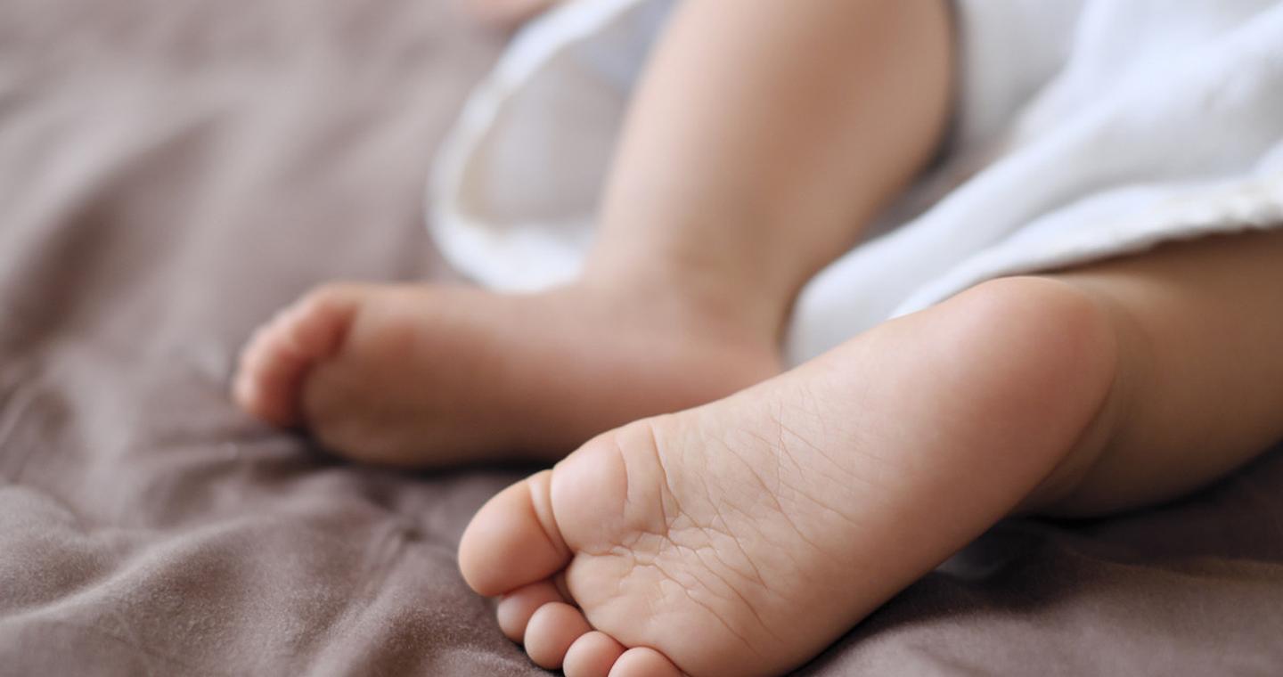 Βρέφος φέρεται να πέθανε λόγω κατανάλωσης μη παστεριωμένου γάλακτος από τη μητέρα του