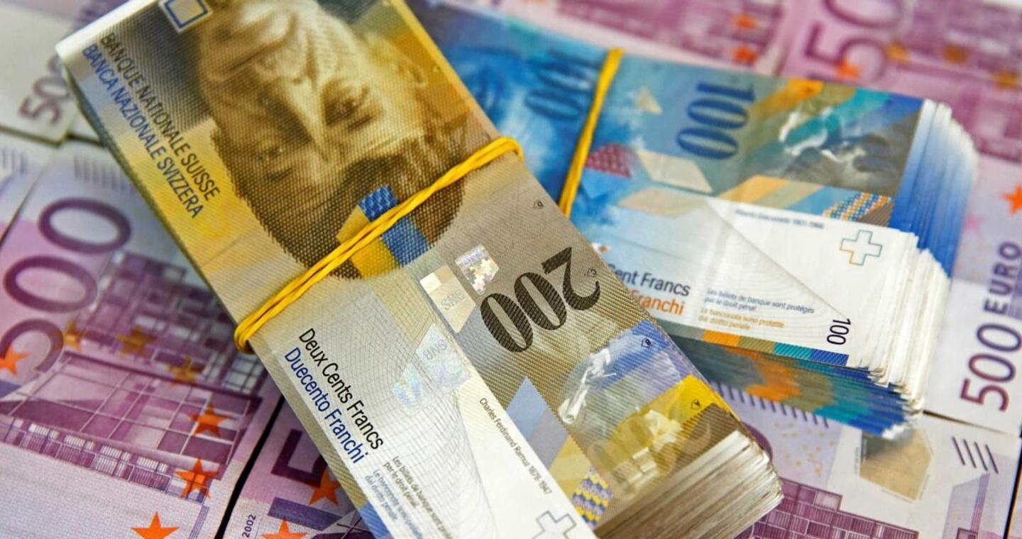 Δάνεια σε ελβετικό φράγκο: Στην τελική ευθεία για την έναρξη των ρυθμίσεων - Ποιοι είναι οι όροι και ποιοι εξαιρούνται από τα κριτήρια