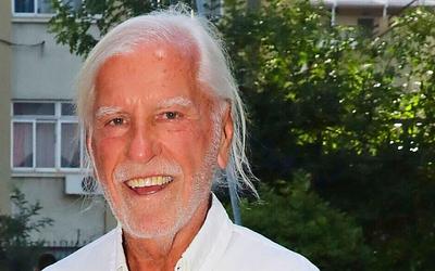 Λάκης Ραπτάκης: Το Απίστευτο Ταξίδι του Θρύλου της Ελληνικής Νύχτας