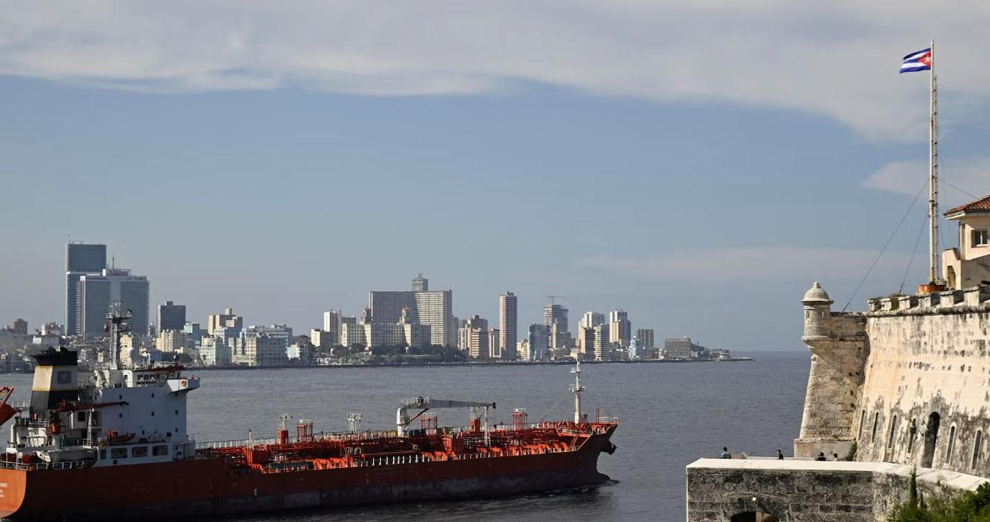 Κούβα: Θα συνεχίσουμε να την προμηθεύουμε με πετρέλαιο, λέει η Ρωσία
