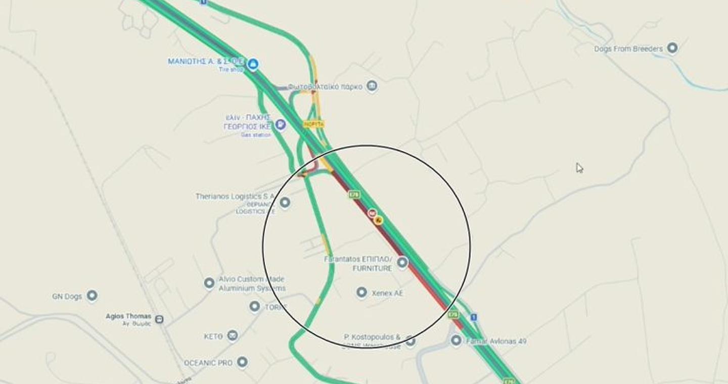 Κλειστές δύο λωρίδες στην Αθηνών – Λαμίας λόγω ανατροπής φορτηγού – Ουρές χιλιομέτρων για τους οδηγούς