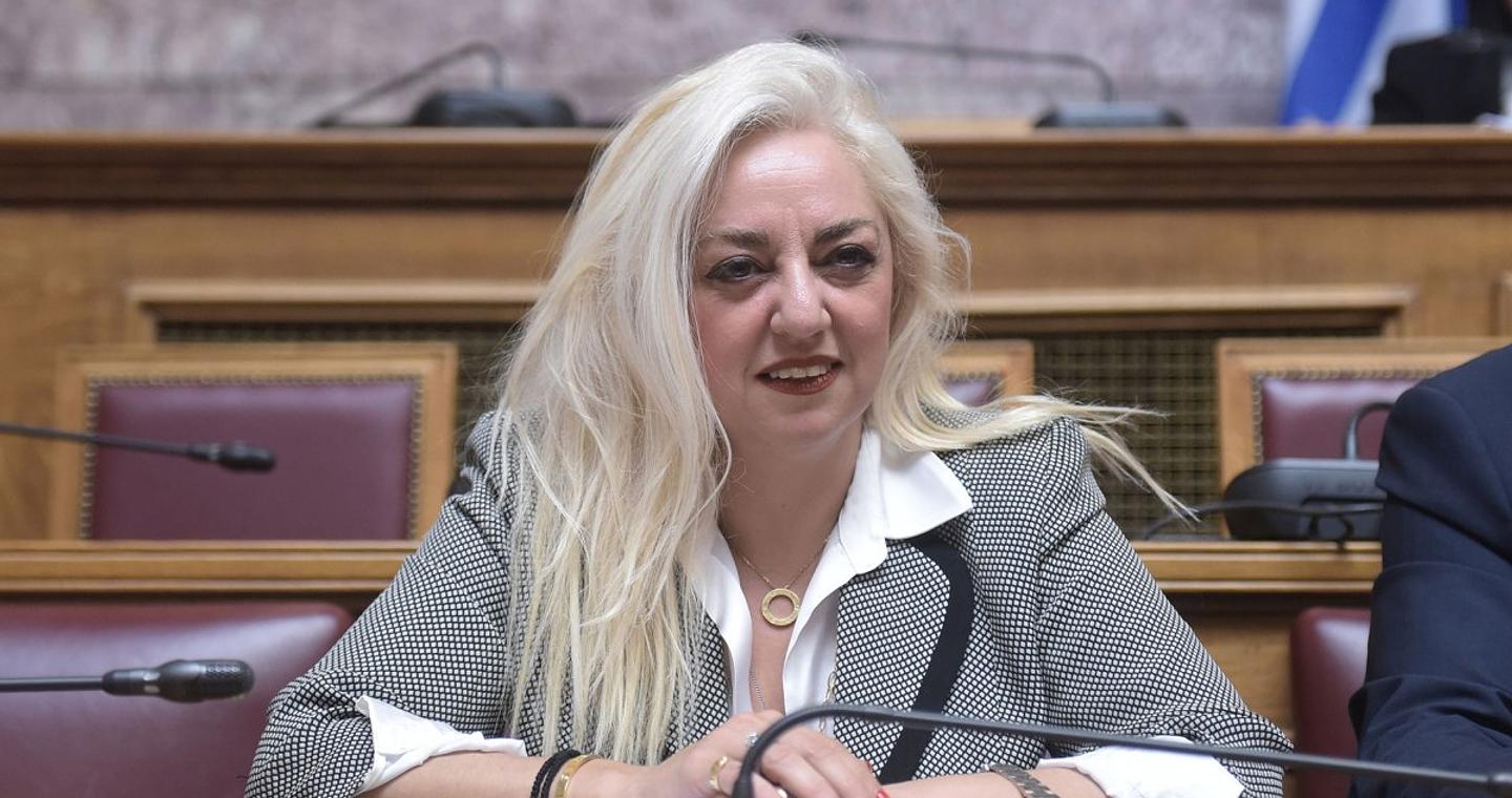 Τους υπουργούς Εργασίας της ΝΔ δίνει η Στρατινάκη σε απάντησή της – Την τελική απόφαση και υπογραφή για τα κονδύλια είχε ο εκάστοτε υπουργός