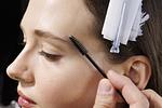 Baby brows: Η νέα τάση στην ομορφιά που εκθρονίζει τα πυκνά φρύδια