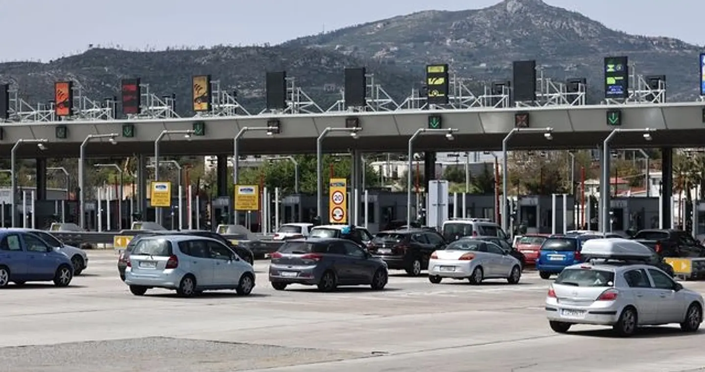 Σε εξέλιξη η μεγάλη επιστροφή των αδειούχων του Αυγούστου – Πού υπάρχει κίνηση