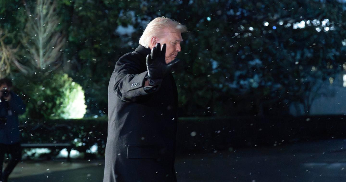 Ο Τραμπ καταδικάζει το ρατσιστικό βίντεο με το ζεύγος Ομπάμα, δεν ζητά συγγνώμη