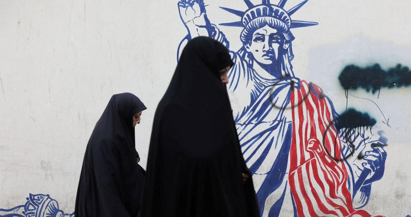 ΗΠΑ-Ιράν: Γιατί οι διαπραγματεύσεις ήταν γεμάτες απειλές και προειδοποιήσεις - Η επόμενη μέρα μετά το Ομάν