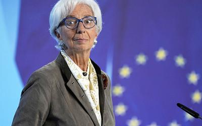 Τι αλλάζει στα επιτόκια: Η στρατηγική της Κριστίν Λαγκάρντ για το ευρώ