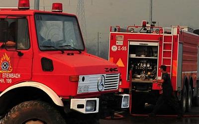 Μάχη με τις φλόγες στην Αγορά Θεσπρωτίας: Ενισχύσεις από αέρος!