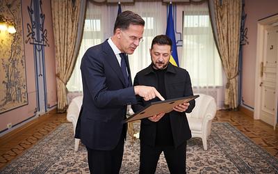 Ζελένσκι: «Κρίσιμη η χρηματοδότηση για τα drones» – Συνάντηση με Ρούτε