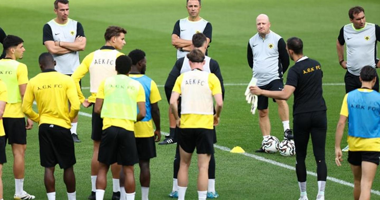 Με το βλέμμα στον Πανσερραϊκό η ΑΕΚ